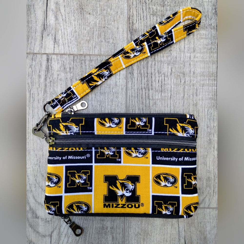 (New) Handbag ft University of Missouri Mizzou w/ 3 Zipper Pockets & Wrist Strap